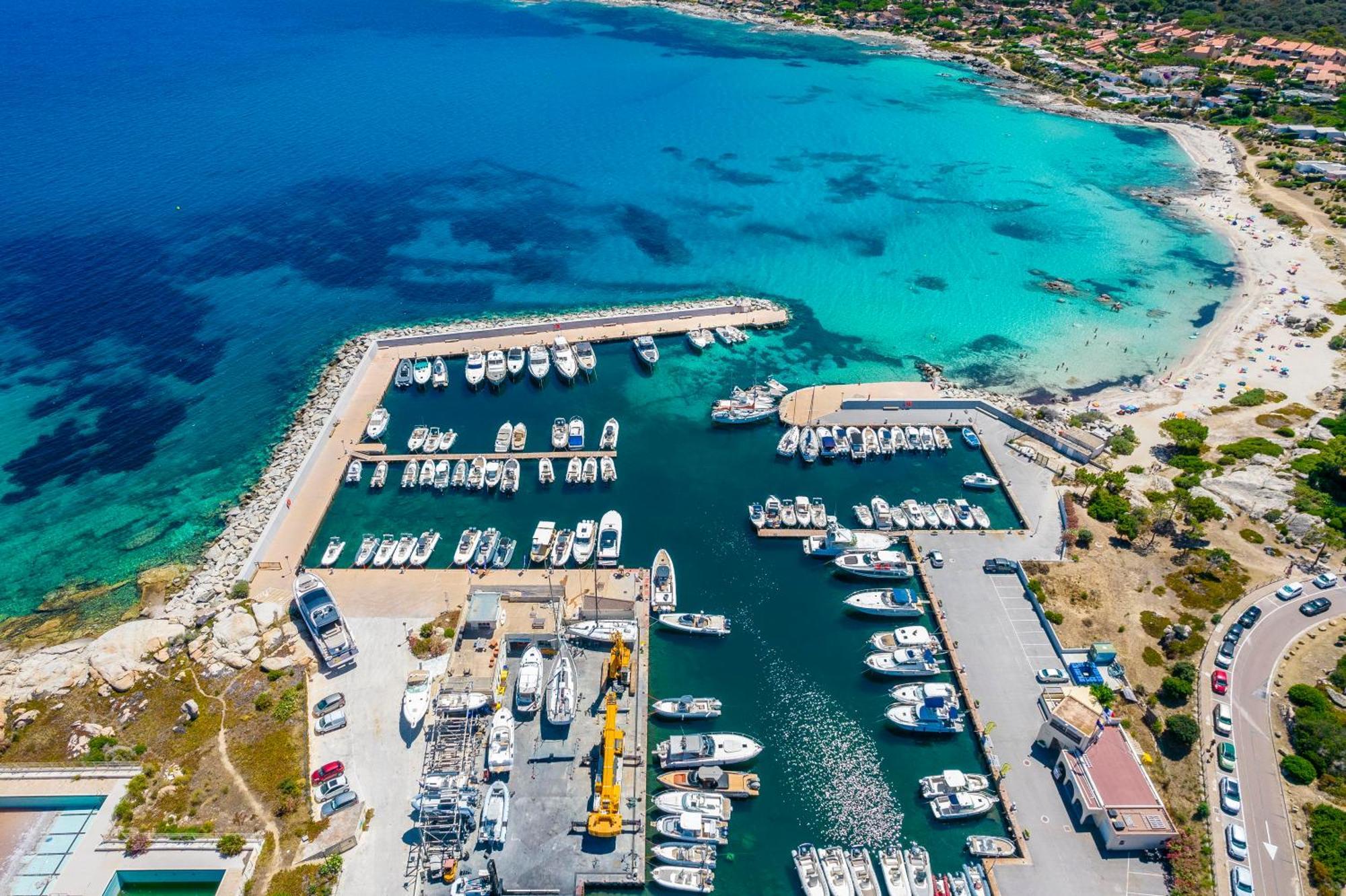 Residence A Marina Лумйо Екстер'єр фото